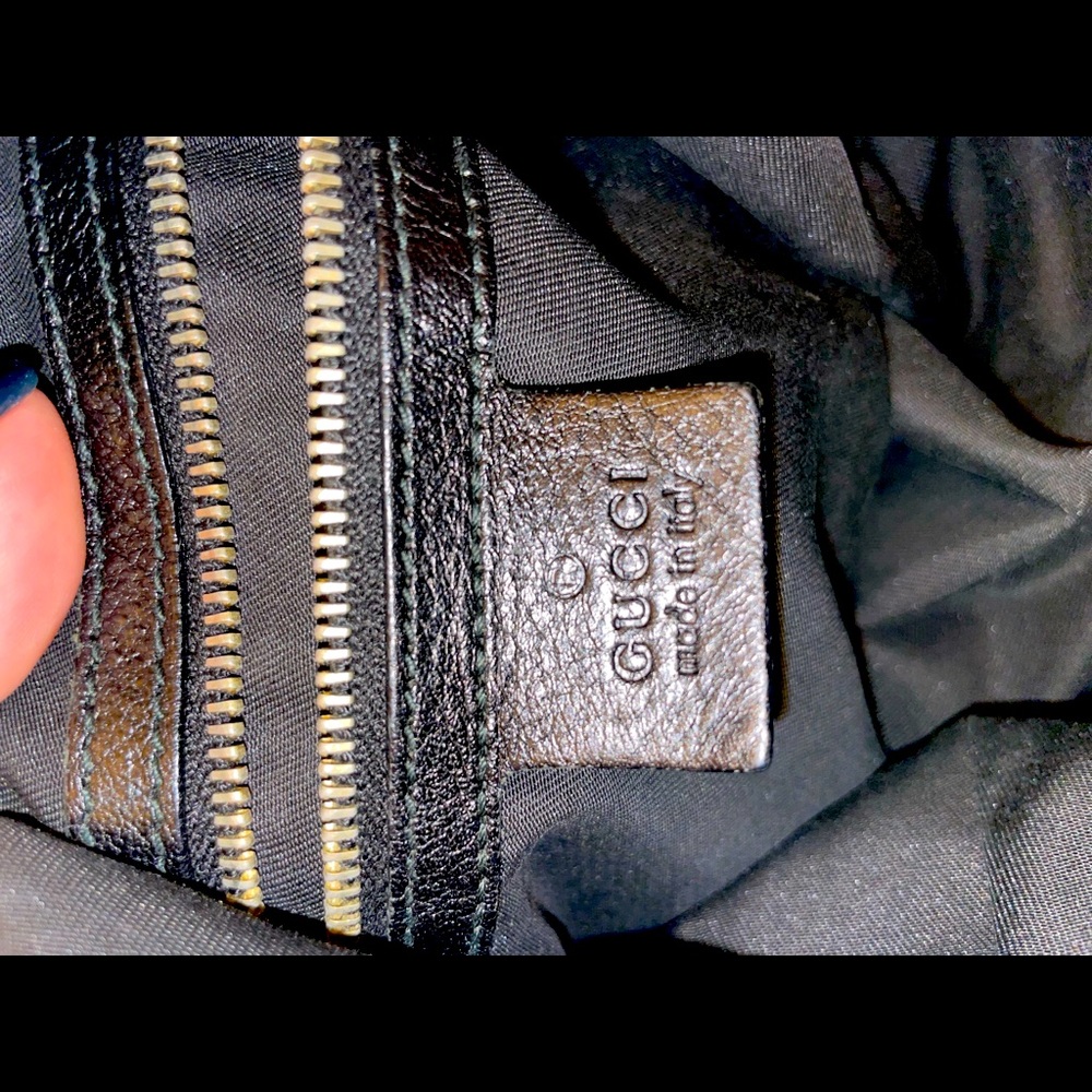 Gucci should bag black
